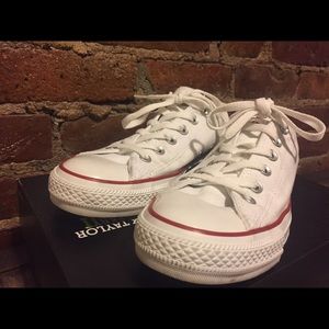 Traditional low-top Converse Chuck Taylor